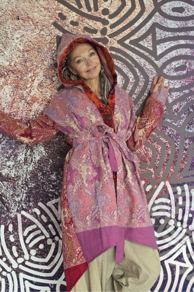 Płaszcz boho z kapturem – orientalny patchwork [kolor 4]