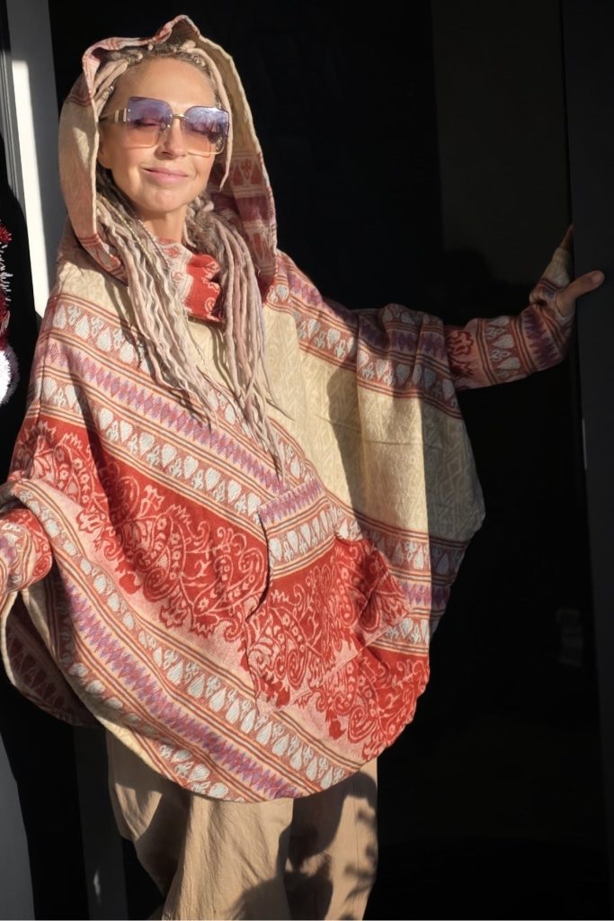 Poncho w etniczne wzory [kolor 2]
