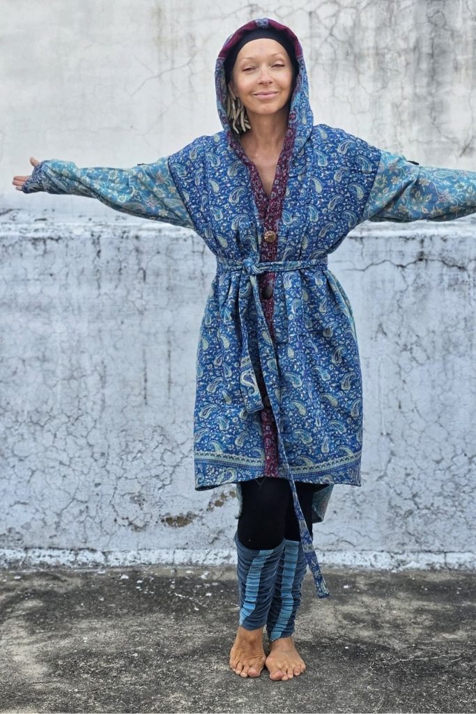 Płaszcz boho z kapturem – orientalny patchwork [kolor 2]